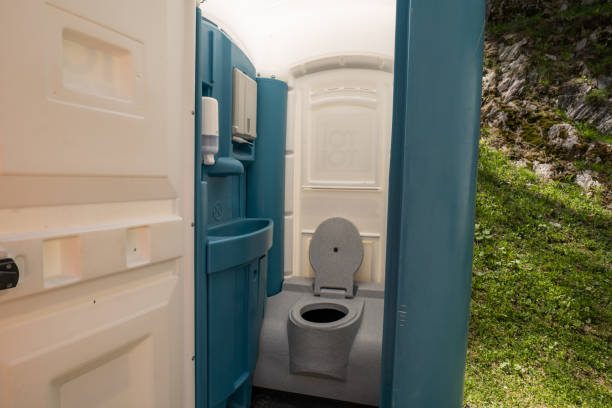 Best Portable toilet rental cost  in New Middletown, OH